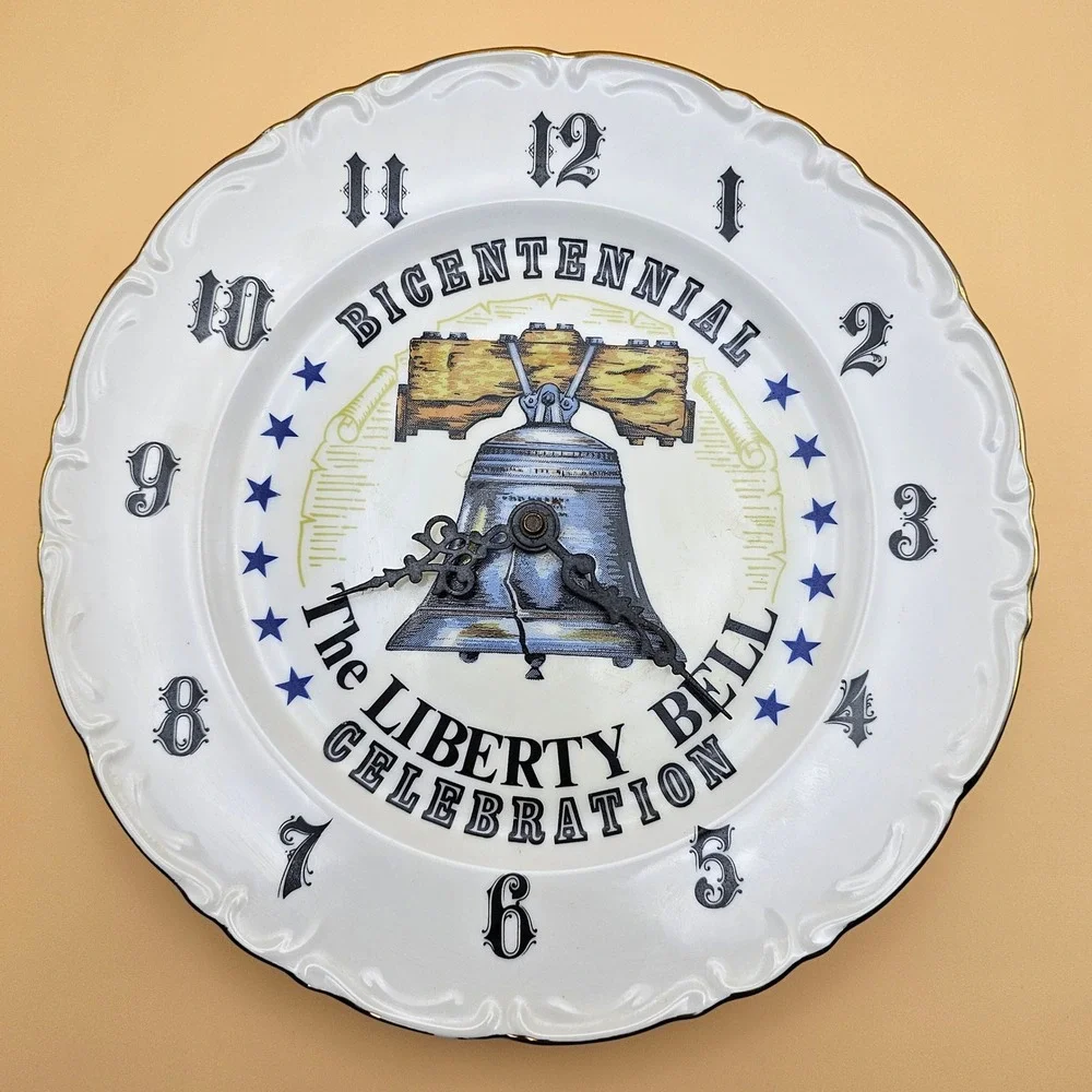 Bicentennial Liberty Bell Celebration Wall Clock Decorative Plate 1976 It works!